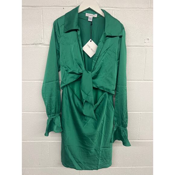 Spring and Mercer Sz L Emerald Green Long Bell Sleeve Satin Tie Front Mini Dress - Picture 2 of 4